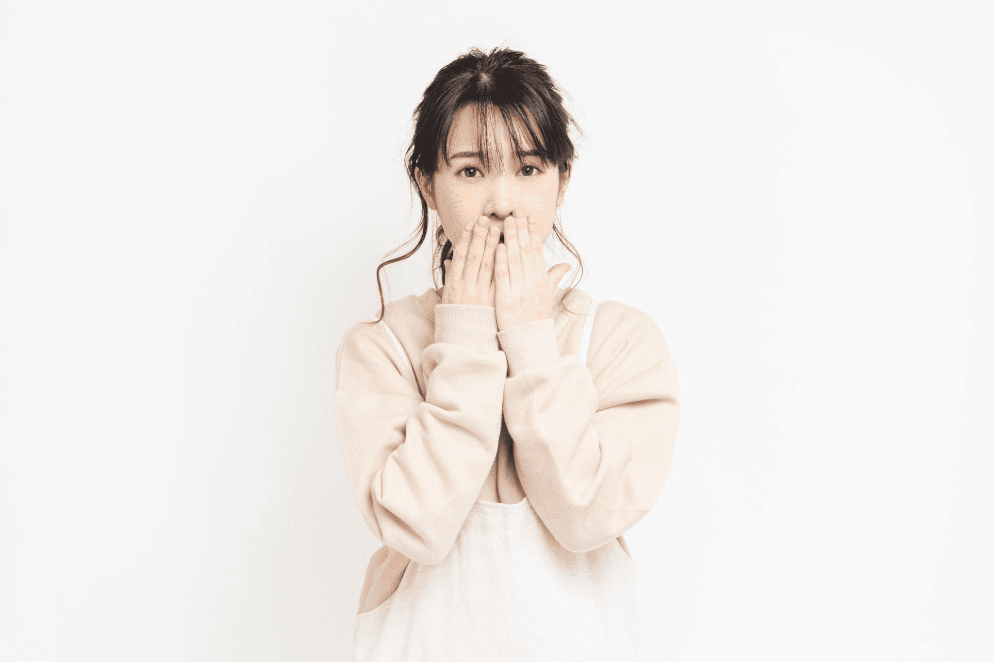 インプラントで歯がない期間は？仮歯の疑問や過ごし方を解説