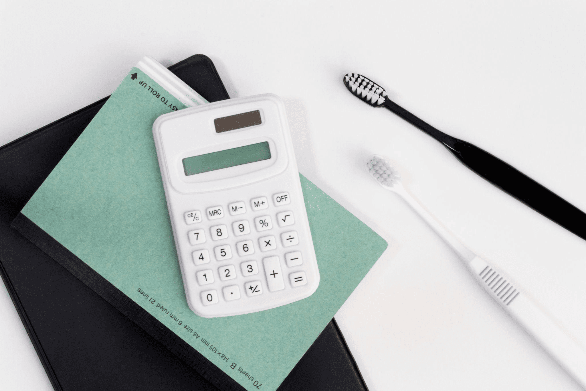 審美歯科の治療費は保険が適用される？