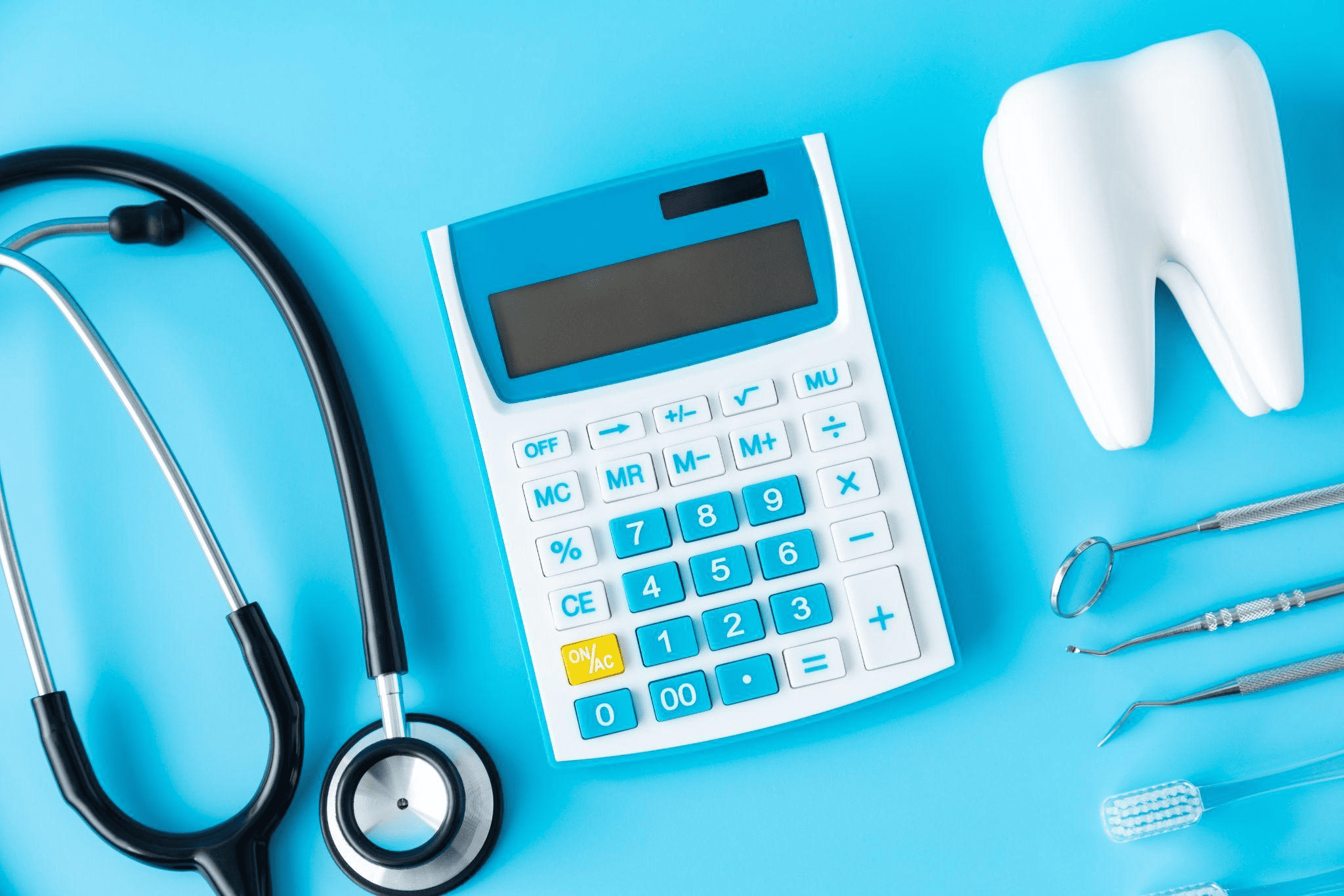 審美歯科で前歯をきれいにするのにかかる費用